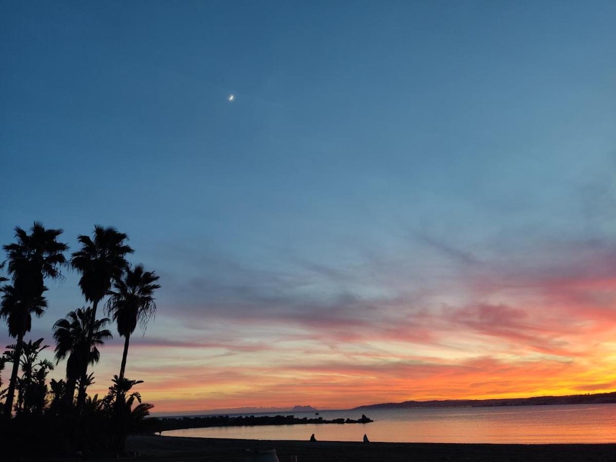 Front Sea View Penthouse Apartman Estepona Kültér fotó