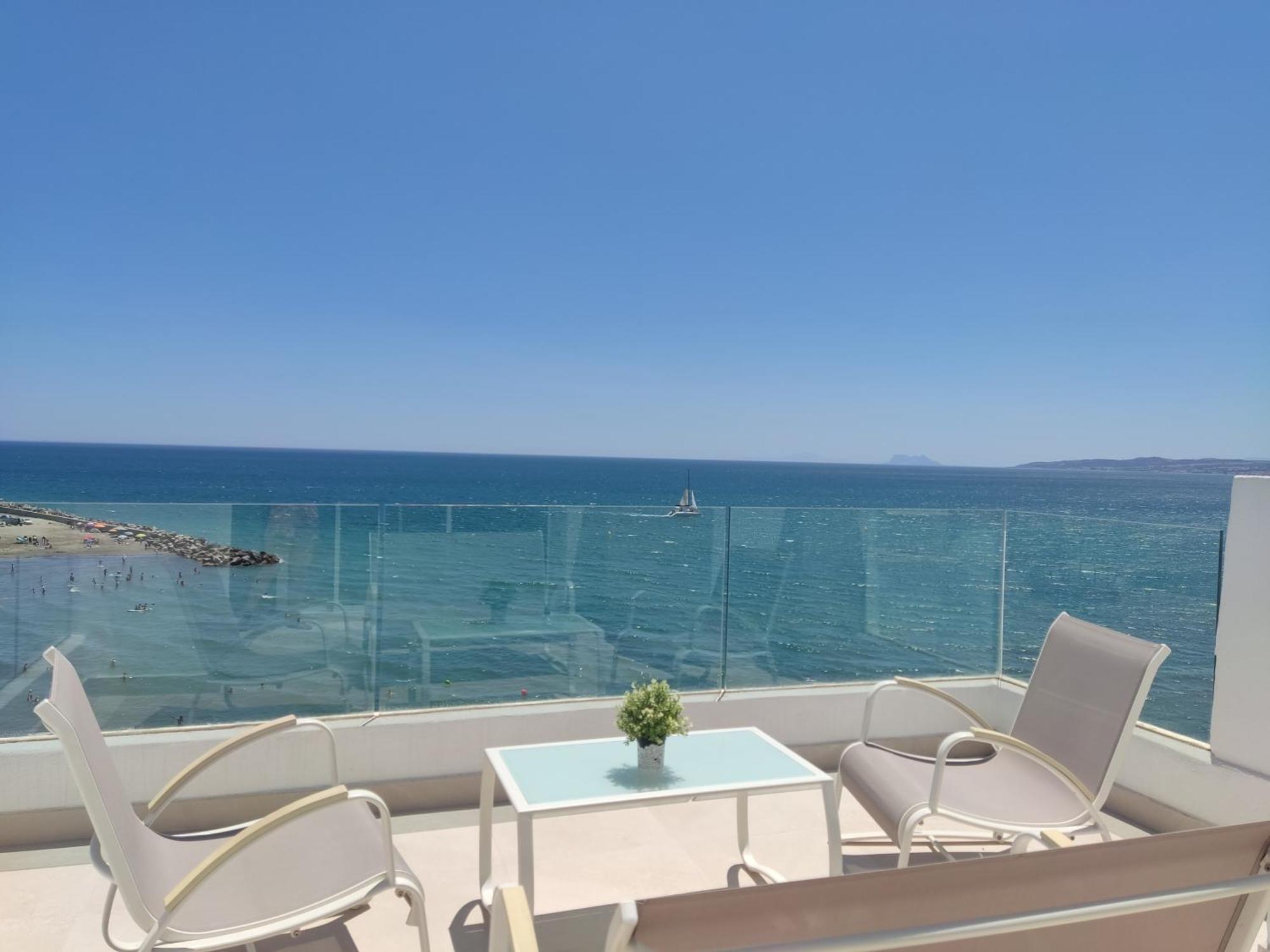 Front Sea View Penthouse Apartman Estepona Kültér fotó